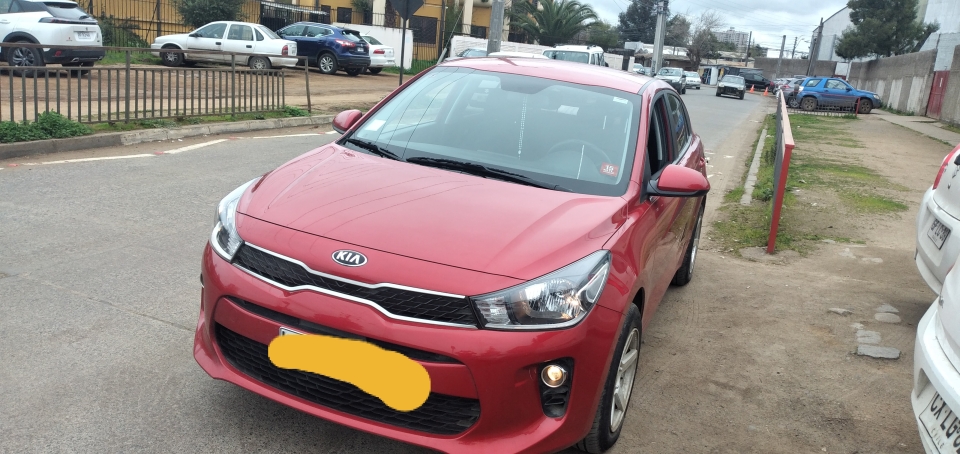 Vendo auto kia rio 4 2020 full.