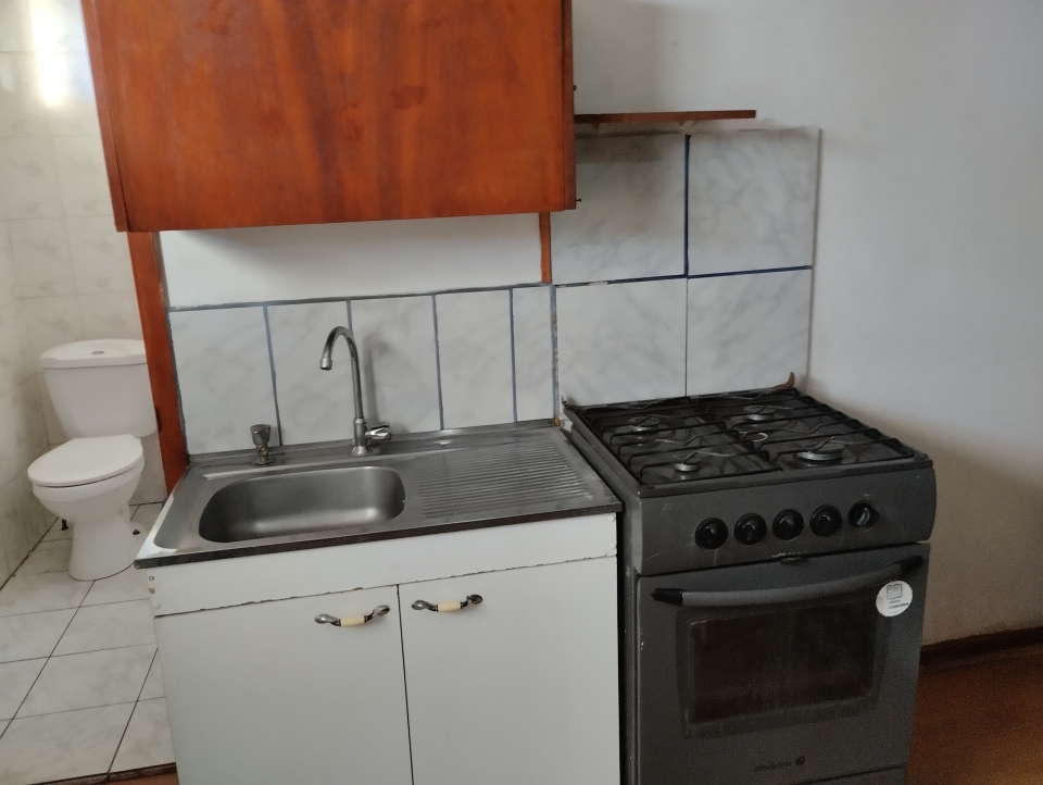 Lost un ambiente amoblado 