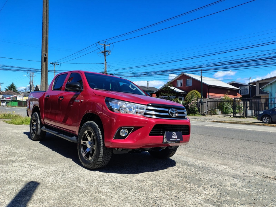 SE  VENDE Toyota  HILUX D CAB 4X4 2.5 2021